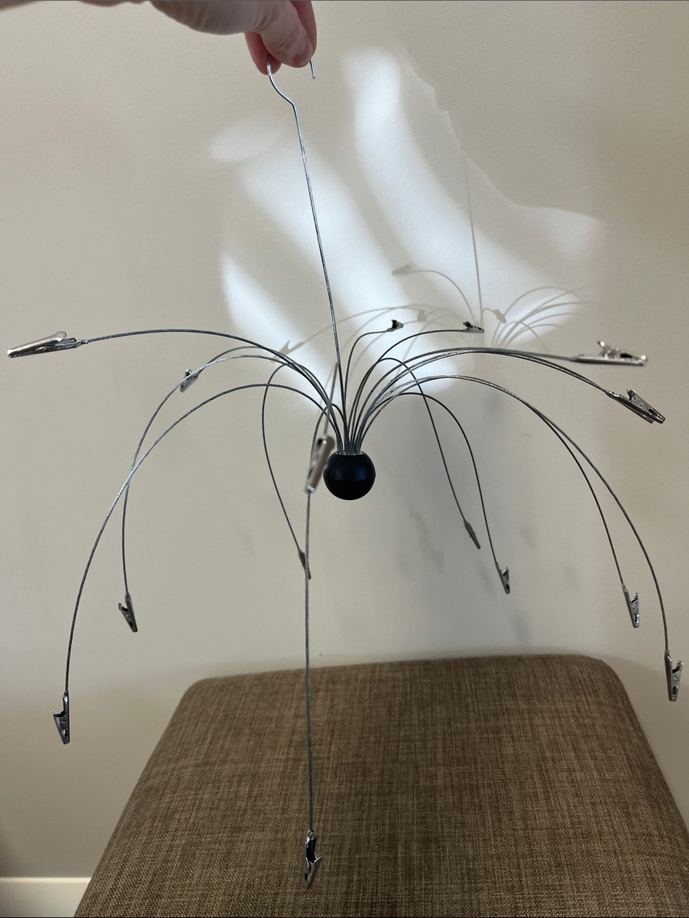 Metal Display Stand with 16 Alligator Clips - Picture 5 of 5